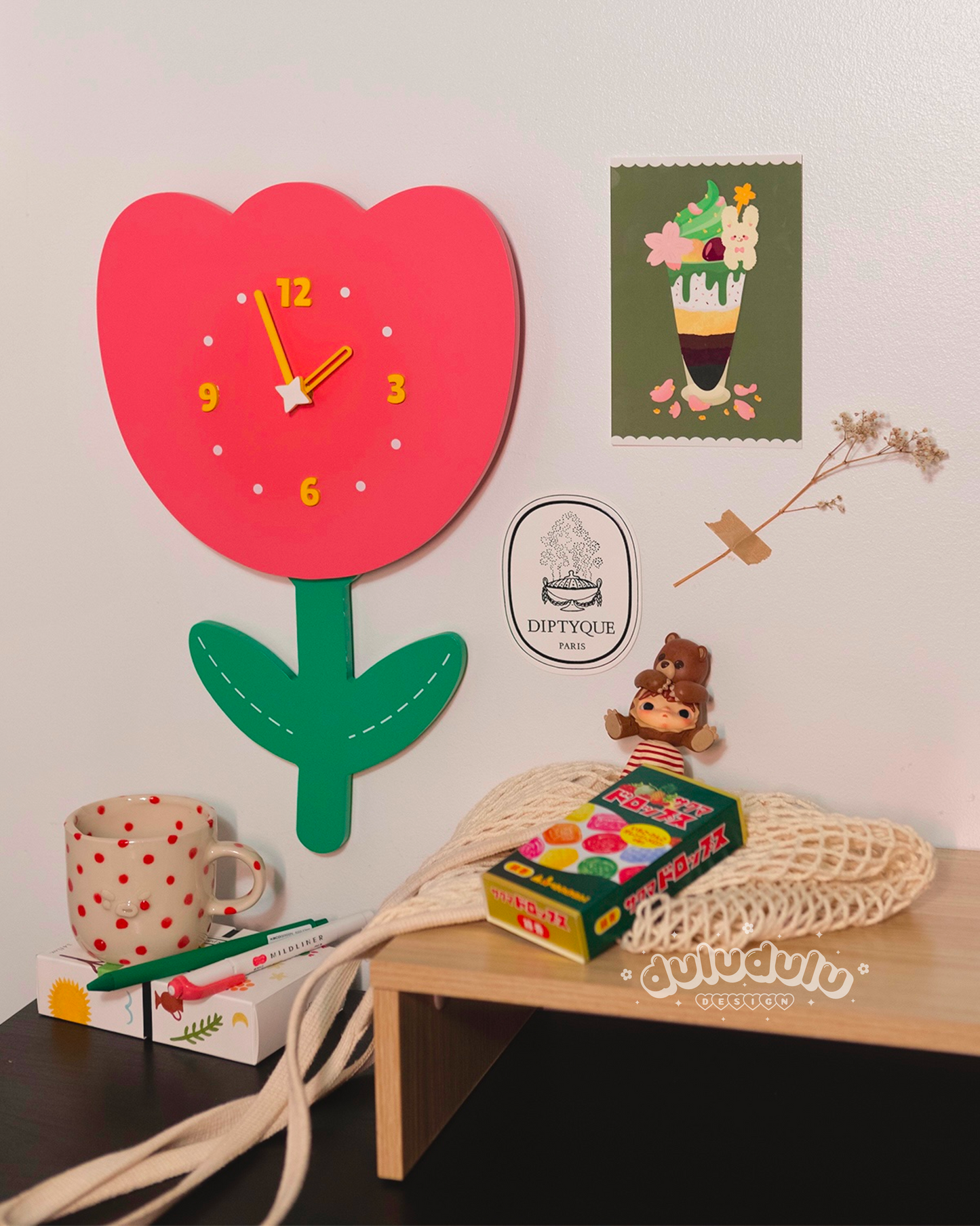 Red Tulip Clock (solid color ver.)
